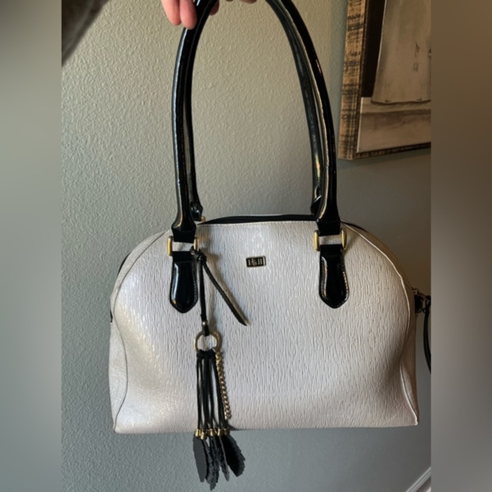 Iliana Herrera‎ Purse shimmery cream/white